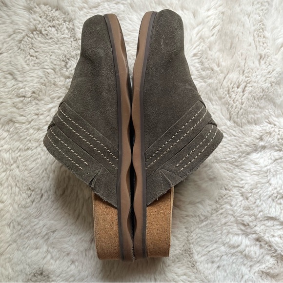 Clarks Brynn Glide Clog Mule Pebble Suede - Picture 6 of 8